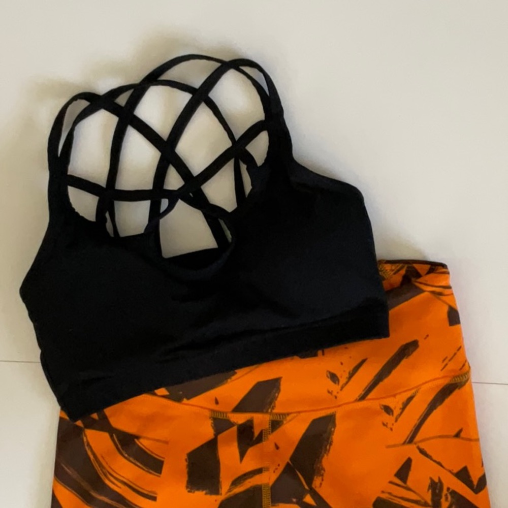 Black Crisscrossed Sports Bra